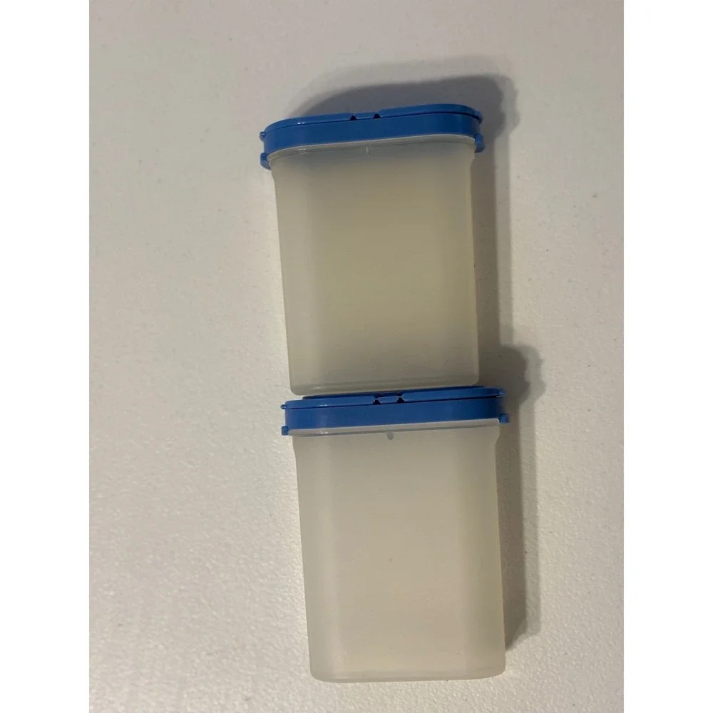 2 Tupperware Spice Shakers Blue Lid Frosted Clear Plastic Made in‎ USA Preowned